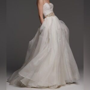 Beautiful Strapless Ivory Wedding Gown